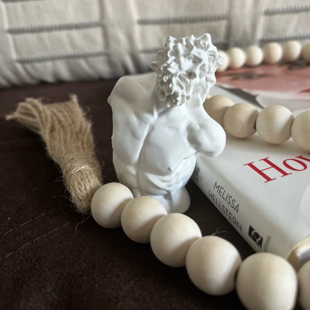 CHRISTMAS GIFTS IDEAS: Decorative wooden beads & Mini bust statue